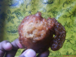 කොණ්ඩෙ ගොතපු කොණ්ඩ කැවුම්